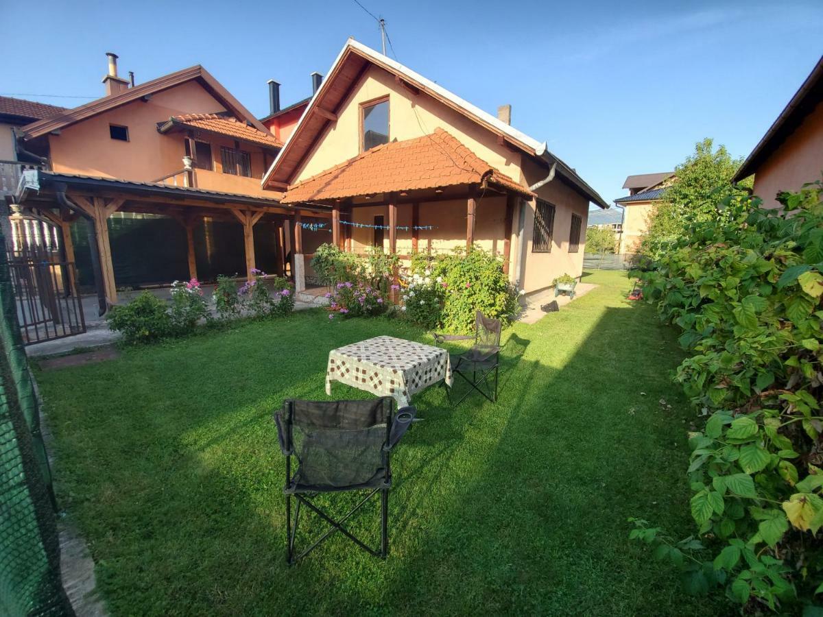 Vila Max SJJ Exteriör bild